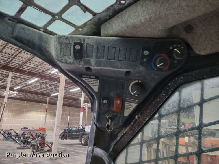 image for item DR8241 2011 John Deere 318D  skid steer loader