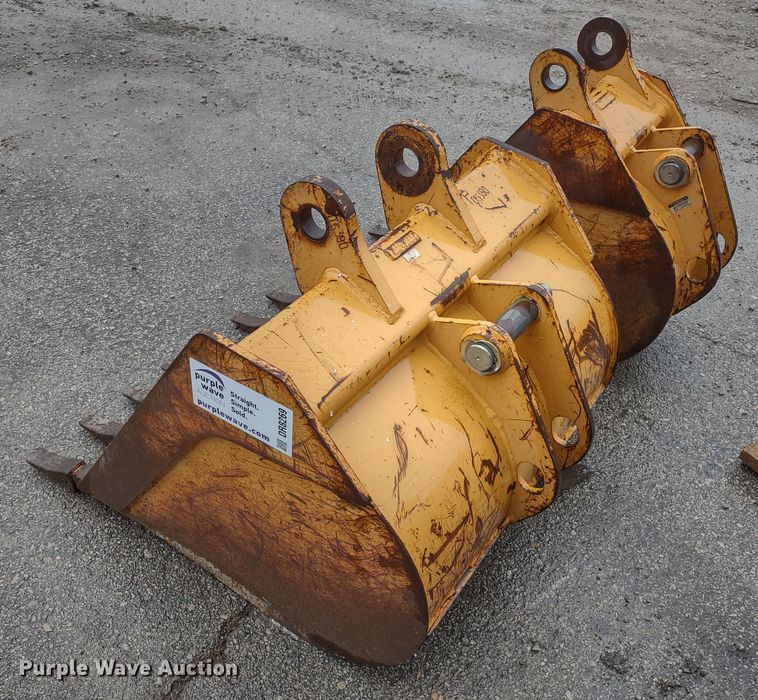 image for item DR8269 (2) Case backhoe buckets