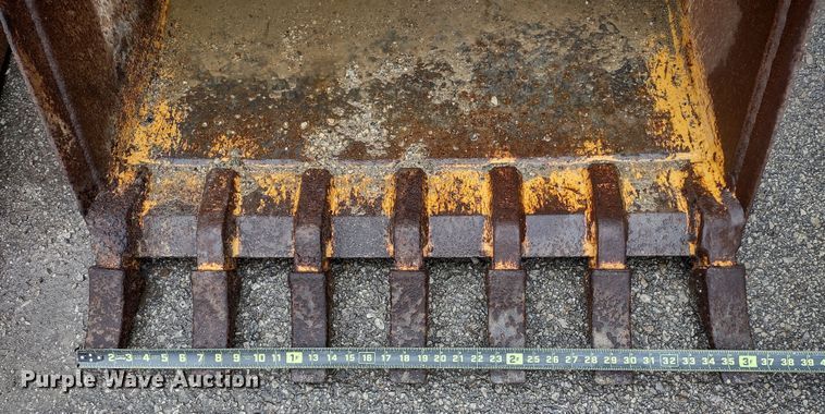 image for item DR8269 (2) Case backhoe buckets