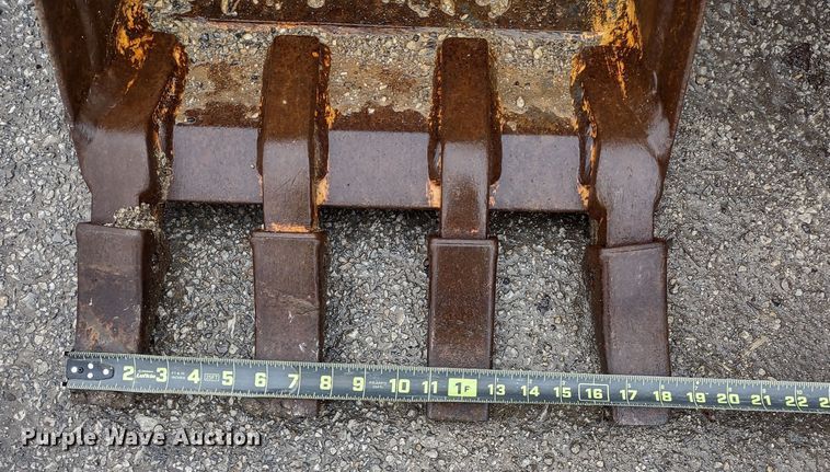 image for item DR8269 (2) Case backhoe buckets