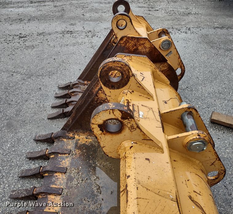 image for item DR8269 (2) Case backhoe buckets