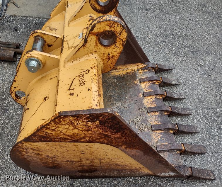 image for item DR8269 (2) Case backhoe buckets