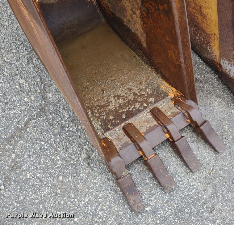 image for item DR8269 (2) Case backhoe buckets