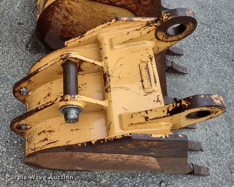 image for item DR8269 (2) Case backhoe buckets