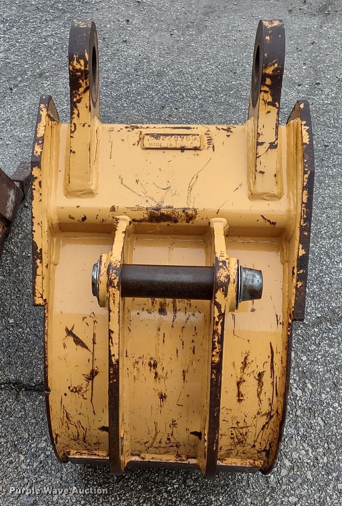 image for item DR8269 (2) Case backhoe buckets