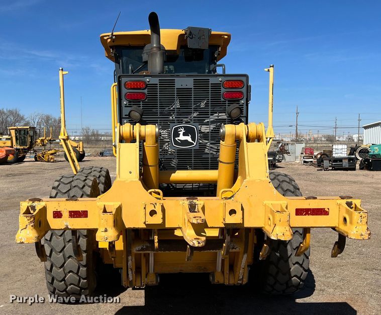 image for item DS2781 2011 John Deere 672G  motor grader