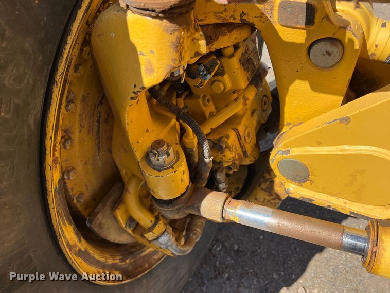 image for item DS2781 2011 John Deere 672G  motor grader