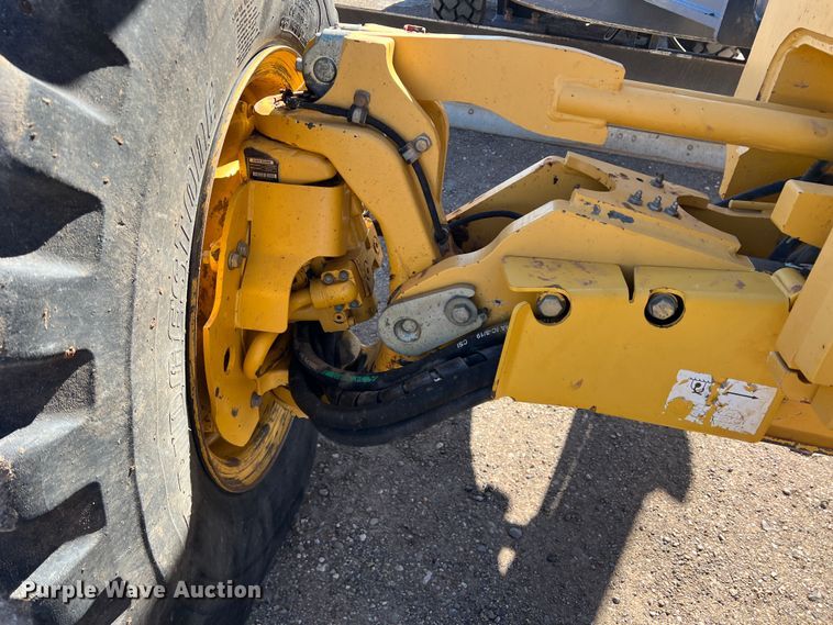 image for item DS2781 2011 John Deere 672G  motor grader