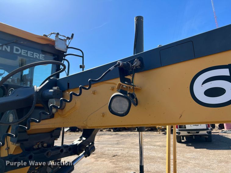 image for item DS2781 2011 John Deere 672G  motor grader