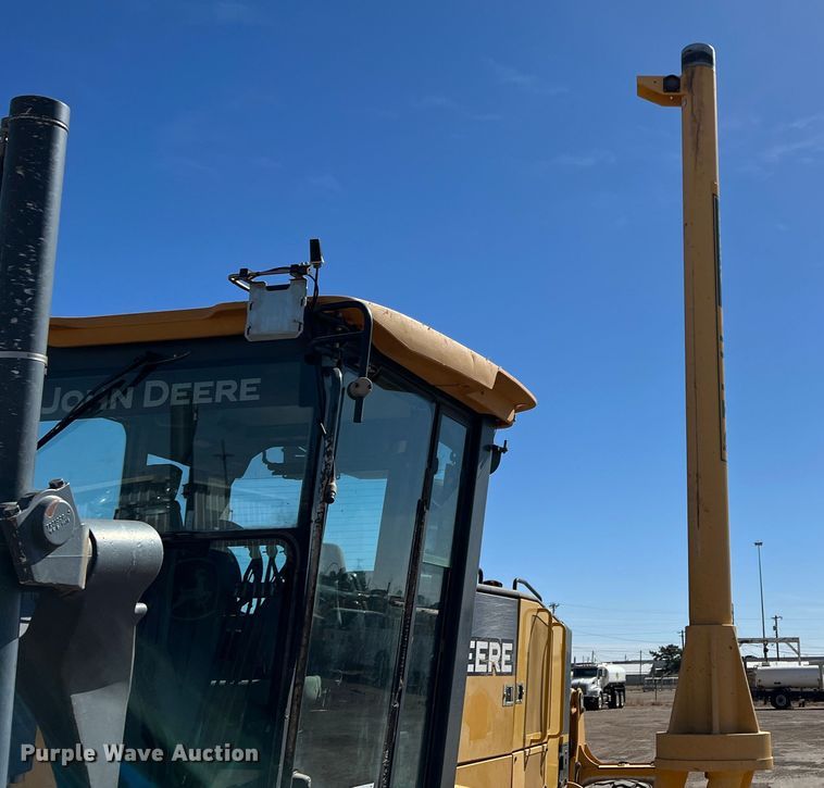 image for item DS2781 2011 John Deere 672G  motor grader