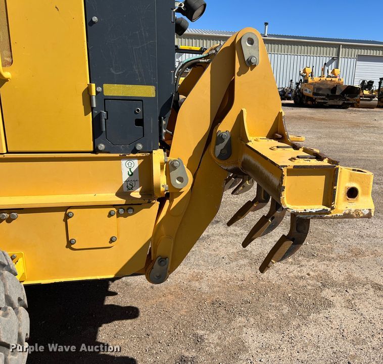 image for item DS2781 2011 John Deere 672G  motor grader