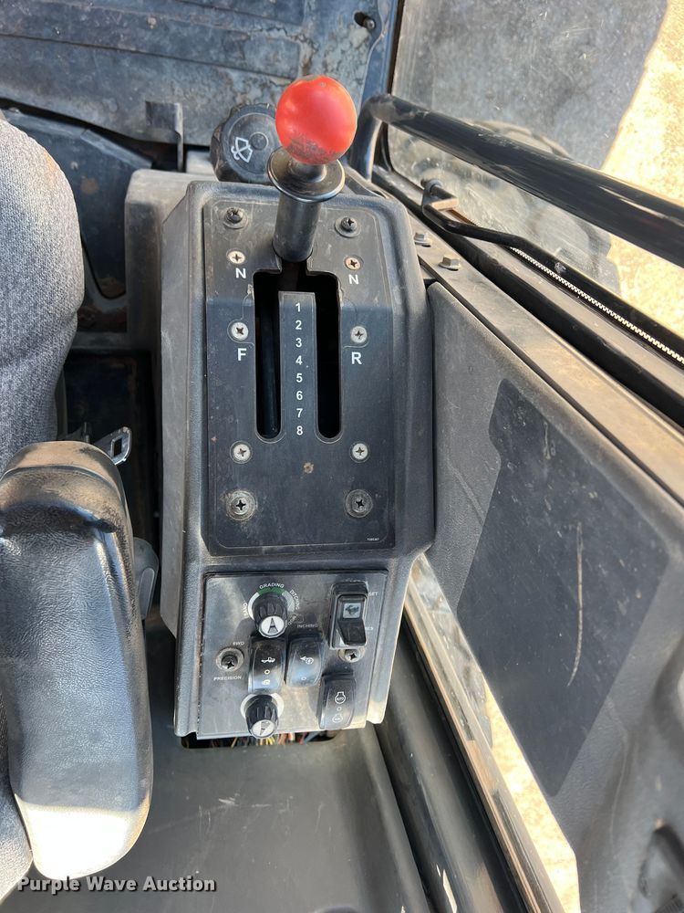 image for item DS2781 2011 John Deere 672G  motor grader