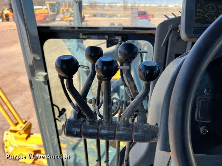 image for item DS2781 2011 John Deere 672G  motor grader