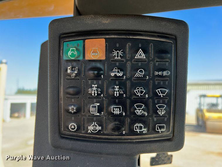 image for item DS2781 2011 John Deere 672G  motor grader