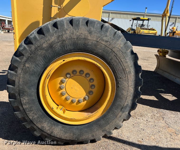 image for item DS2781 2011 John Deere 672G  motor grader