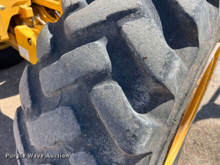 image for item DS2781 2011 John Deere 672G  motor grader