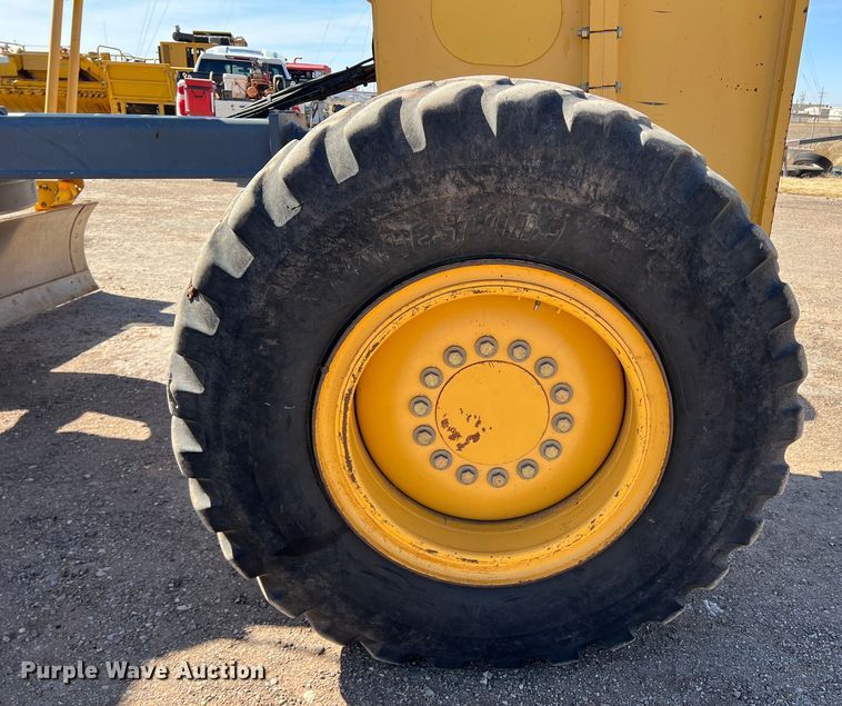 image for item DS2781 2011 John Deere 672G  motor grader