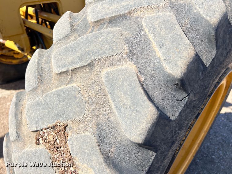 image for item DS2781 2011 John Deere 672G  motor grader