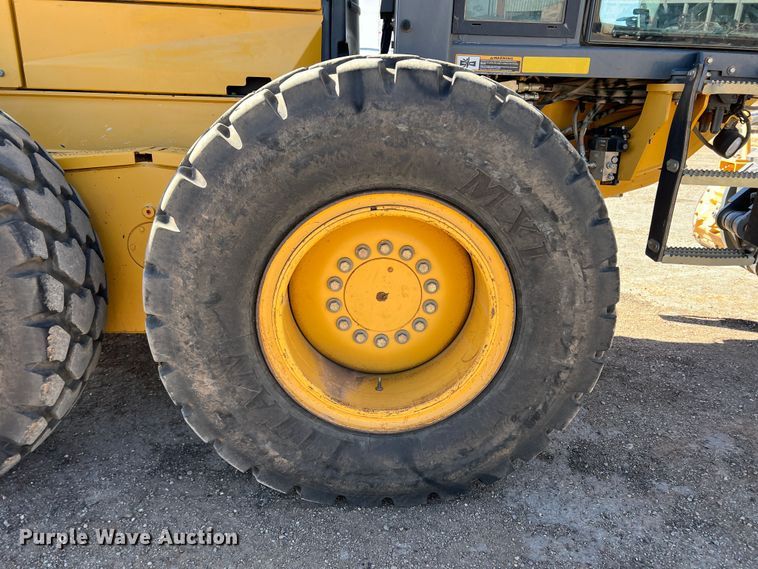 image for item DS2781 2011 John Deere 672G  motor grader