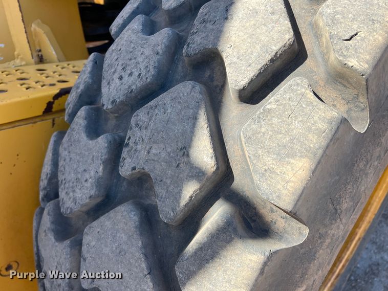 image for item DS2781 2011 John Deere 672G  motor grader