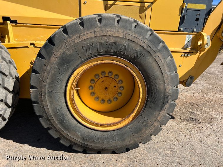 image for item DS2781 2011 John Deere 672G  motor grader