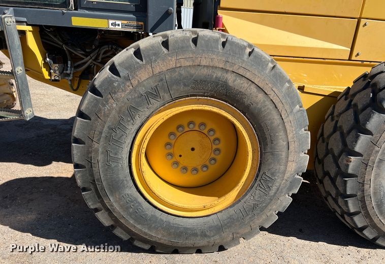 image for item DS2781 2011 John Deere 672G  motor grader