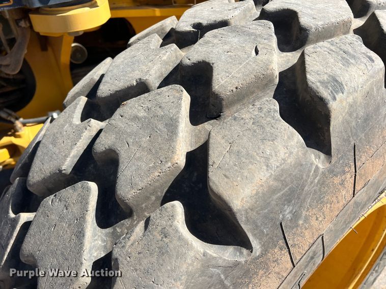 image for item DS2781 2011 John Deere 672G  motor grader