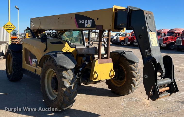 image for item DS2784 2014 Caterpillar TL642C  telehandler