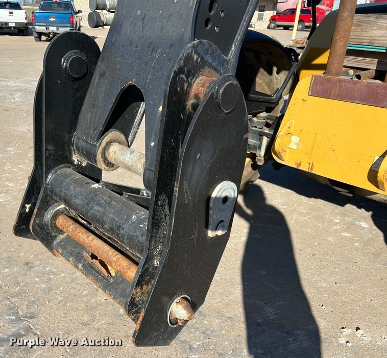 image for item DS2784 2014 Caterpillar TL642C  telehandler