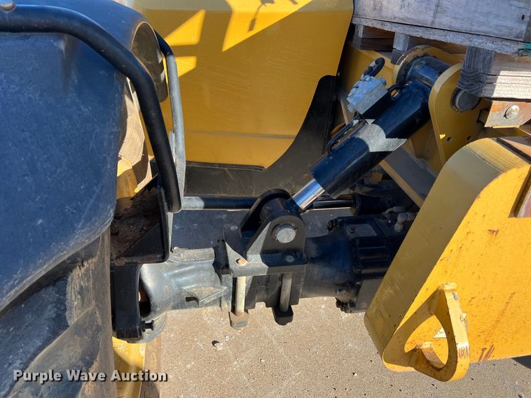 image for item DS2784 2014 Caterpillar TL642C  telehandler
