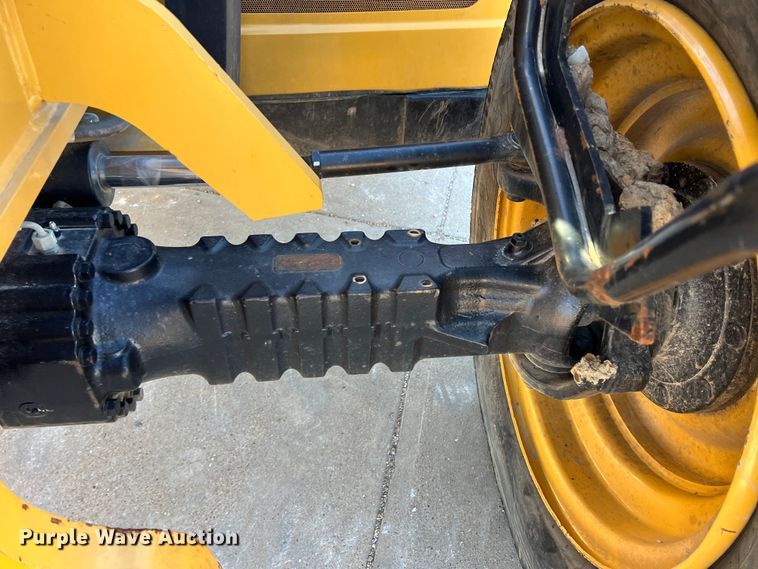 image for item DS2784 2014 Caterpillar TL642C  telehandler