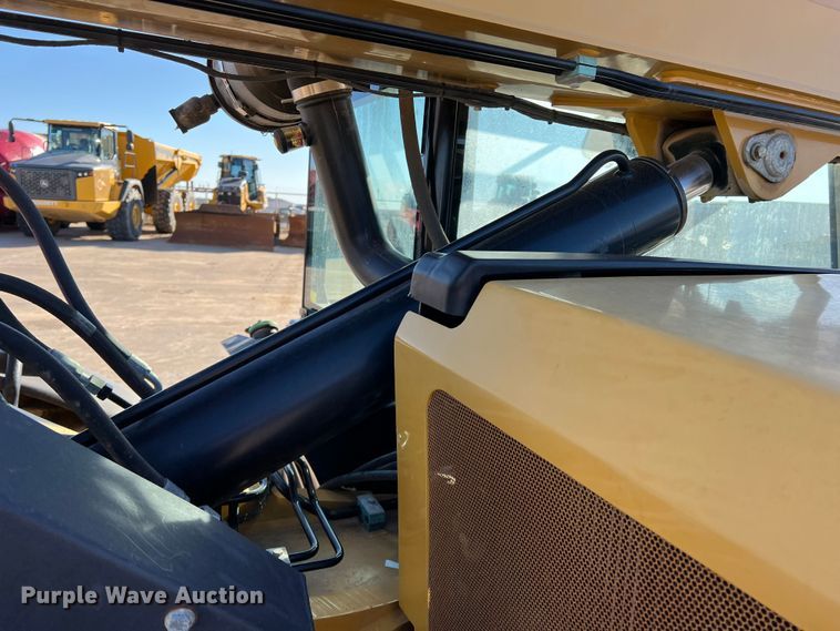 image for item DS2784 2014 Caterpillar TL642C  telehandler