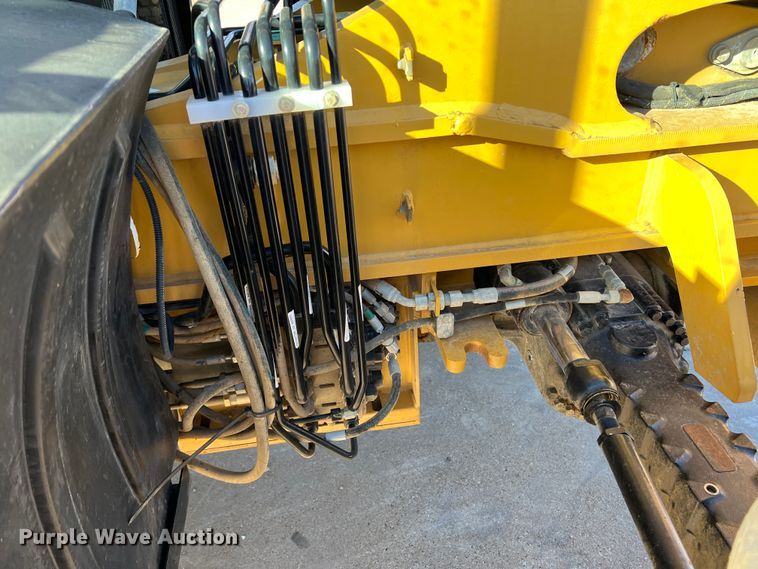 image for item DS2784 2014 Caterpillar TL642C  telehandler