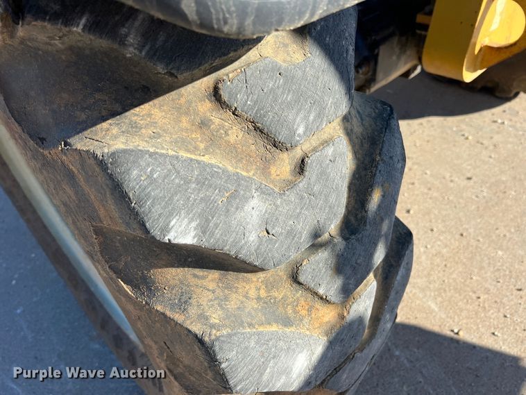 image for item DS2784 2014 Caterpillar TL642C  telehandler