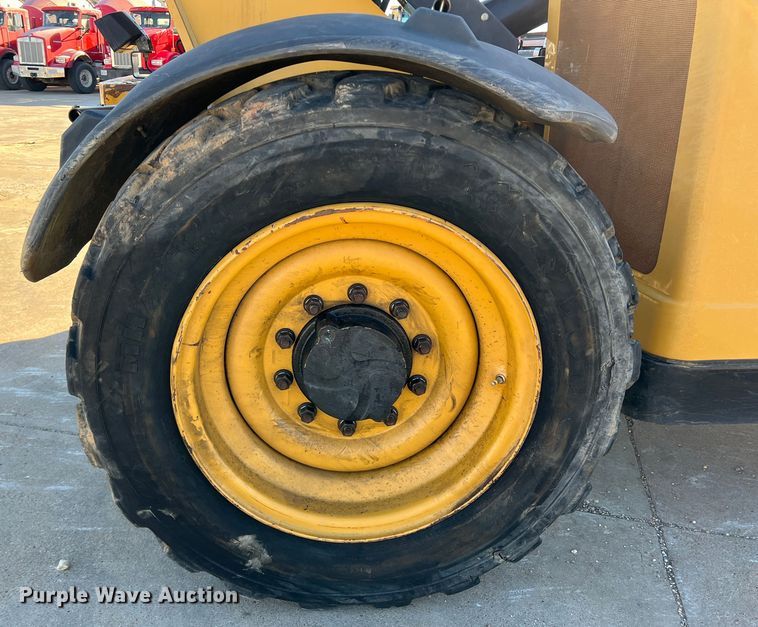 image for item DS2784 2014 Caterpillar TL642C  telehandler