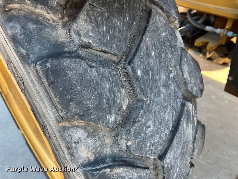 image for item DS2784 2014 Caterpillar TL642C  telehandler