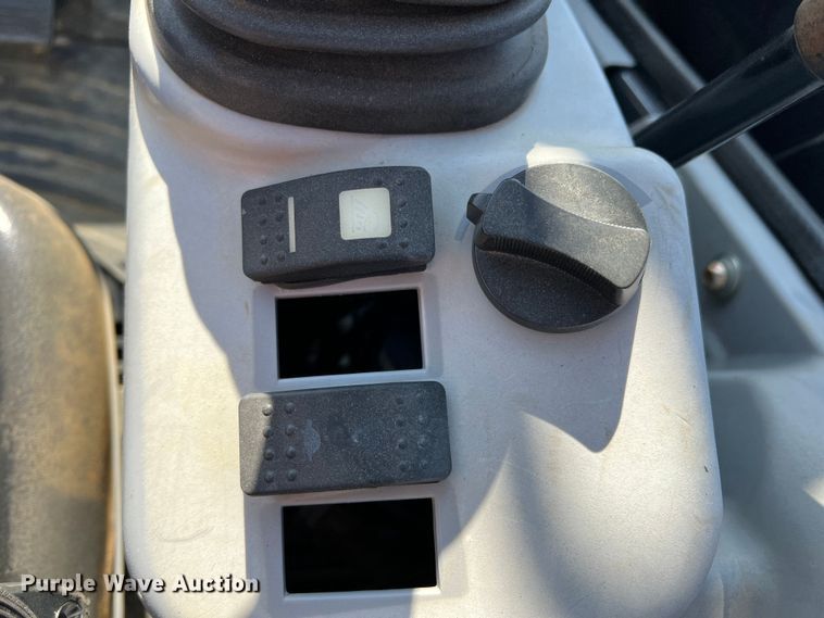 image for item DS2786 2019 John Deere 35G  mini excavator