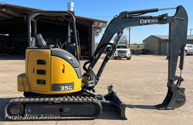 image for item DS2787 2019 John Deere 35G  mini excavator