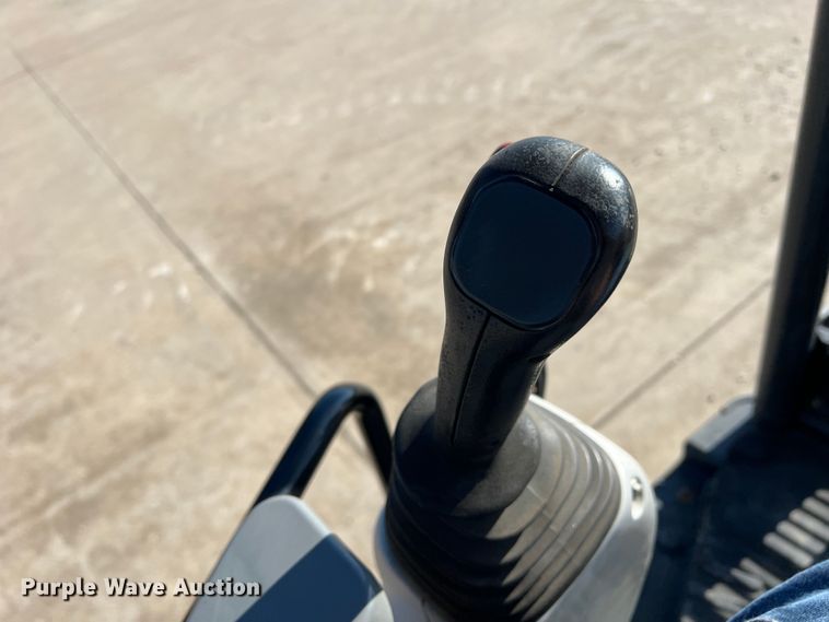 image for item DS2787 2019 John Deere 35G  mini excavator