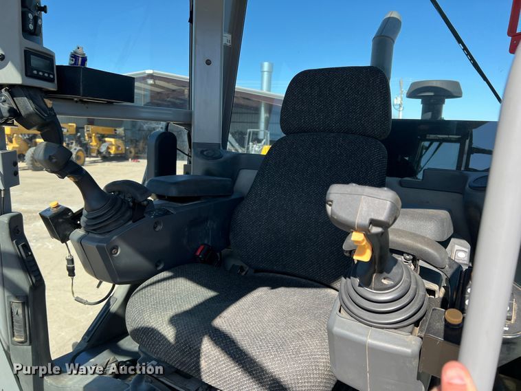 image for item DS2794 2011 Caterpillar 120M  motor grader