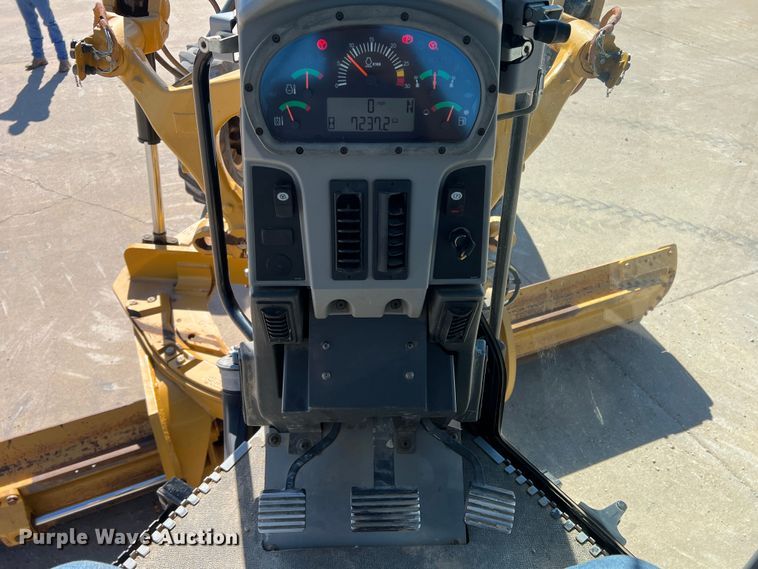 image for item DS2794 2011 Caterpillar 120M  motor grader