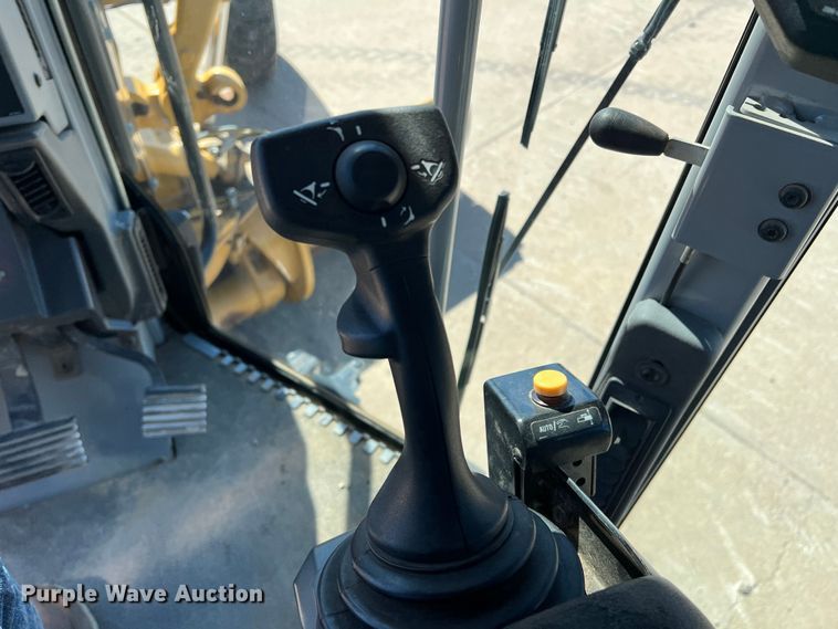 image for item DS2794 2011 Caterpillar 120M  motor grader