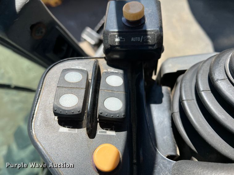 image for item DS2794 2011 Caterpillar 120M  motor grader