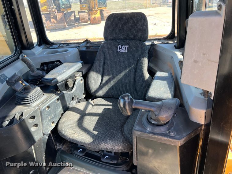 image for item DS2797 2016 Caterpillar D6T LGP  dozer