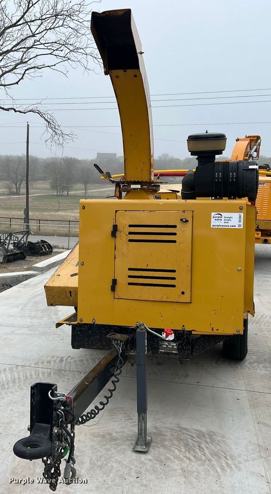 image for item DS2807 2013 Vermeer BC1000XL  wood chipper