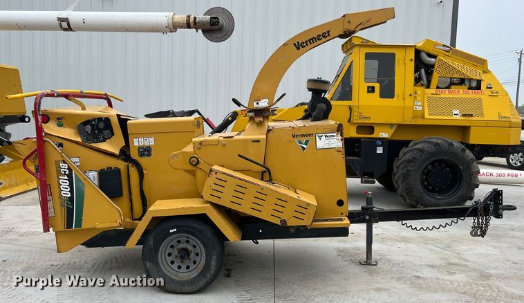 image for item DS2807 2013 Vermeer BC1000XL  wood chipper