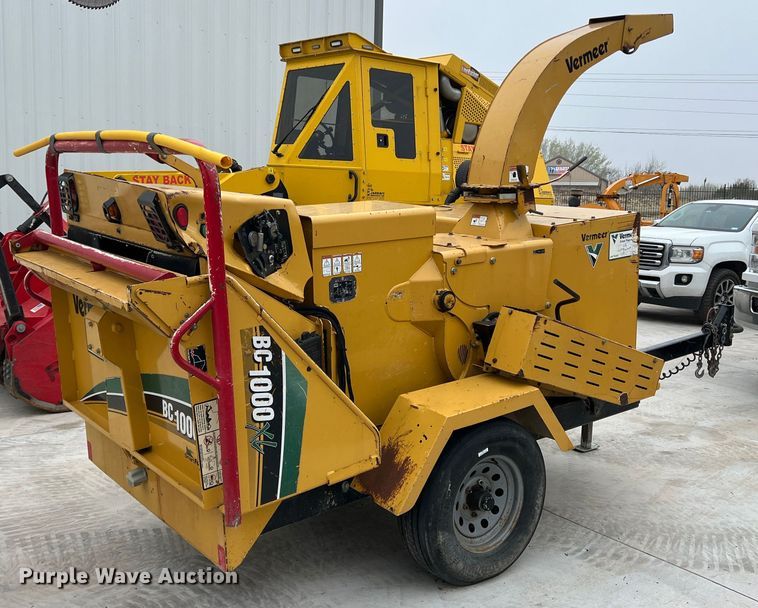 image for item DS2807 2013 Vermeer BC1000XL  wood chipper