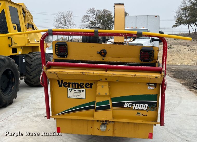 image for item DS2807 2013 Vermeer BC1000XL  wood chipper