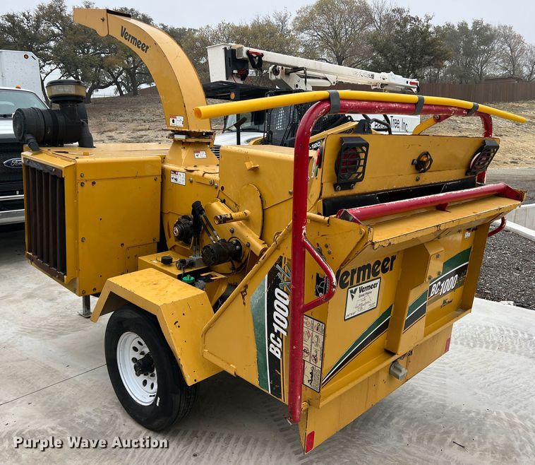 image for item DS2807 2013 Vermeer BC1000XL  wood chipper