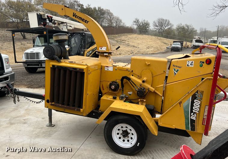 image for item DS2807 2013 Vermeer BC1000XL  wood chipper